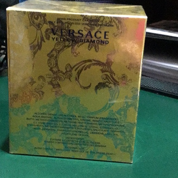 Versace Yellow Diamond 💥Final Sale Price💥 - Picture 2 of 3